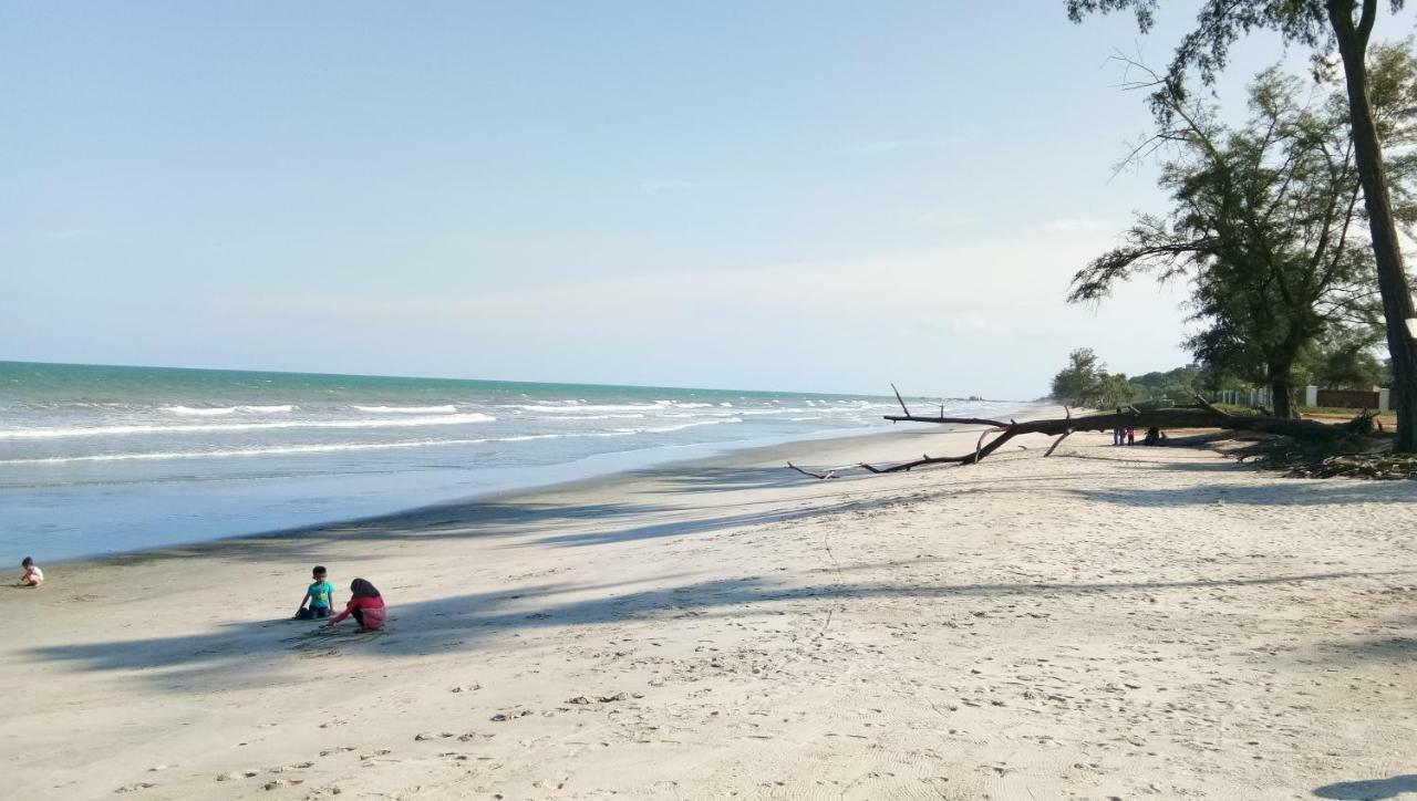 Apartment Groundcrew Beachfront C-2-6 With Netflix And Washer Dryer Kuantan